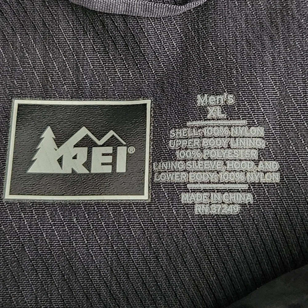 REI slight discoloration